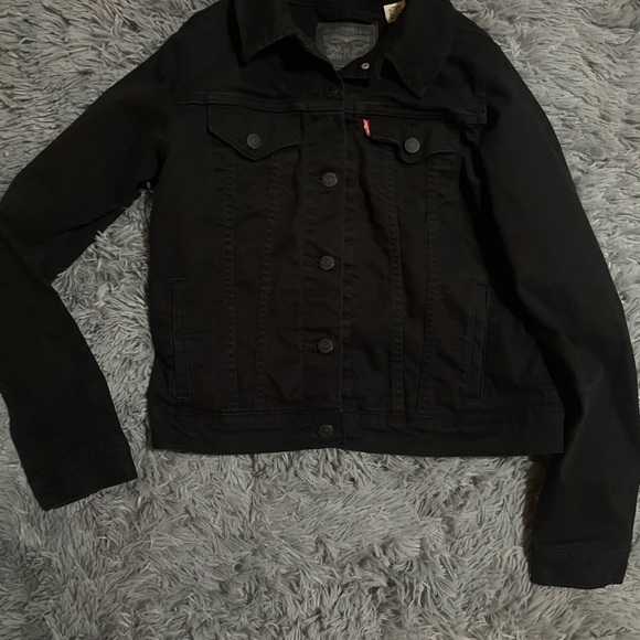 Levi’s black denim jean jacket - Picture 6 of 6